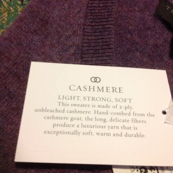 Bloomingdale's Men's Light Weight Purple Cashmere Sweater - Large -New With Tags - Picture 1 of 9